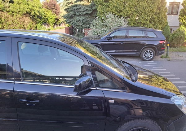 Opel Zafira cena 25000 przebieg: 191000, rok produkcji 2011 z Wrocław małe 407